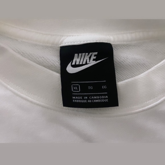 Nike Cropped Crewneck size XL (black & white) - Picture 3 of 3